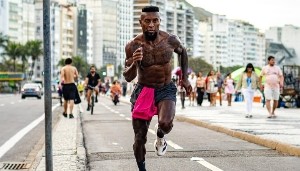 这是51岁？泽-罗伯托晒跑步照身材炸裂，腹肌如同刀刻斧凿！