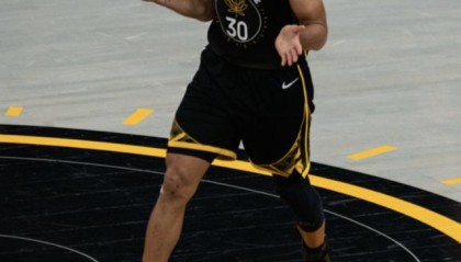 五星体育直播-格林与库里错峰出行 勇士终寻第二阵容赢球答案？