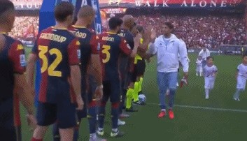 体育直播-半场：尤文0-0热那亚，戴维错失良机，加蒂造险